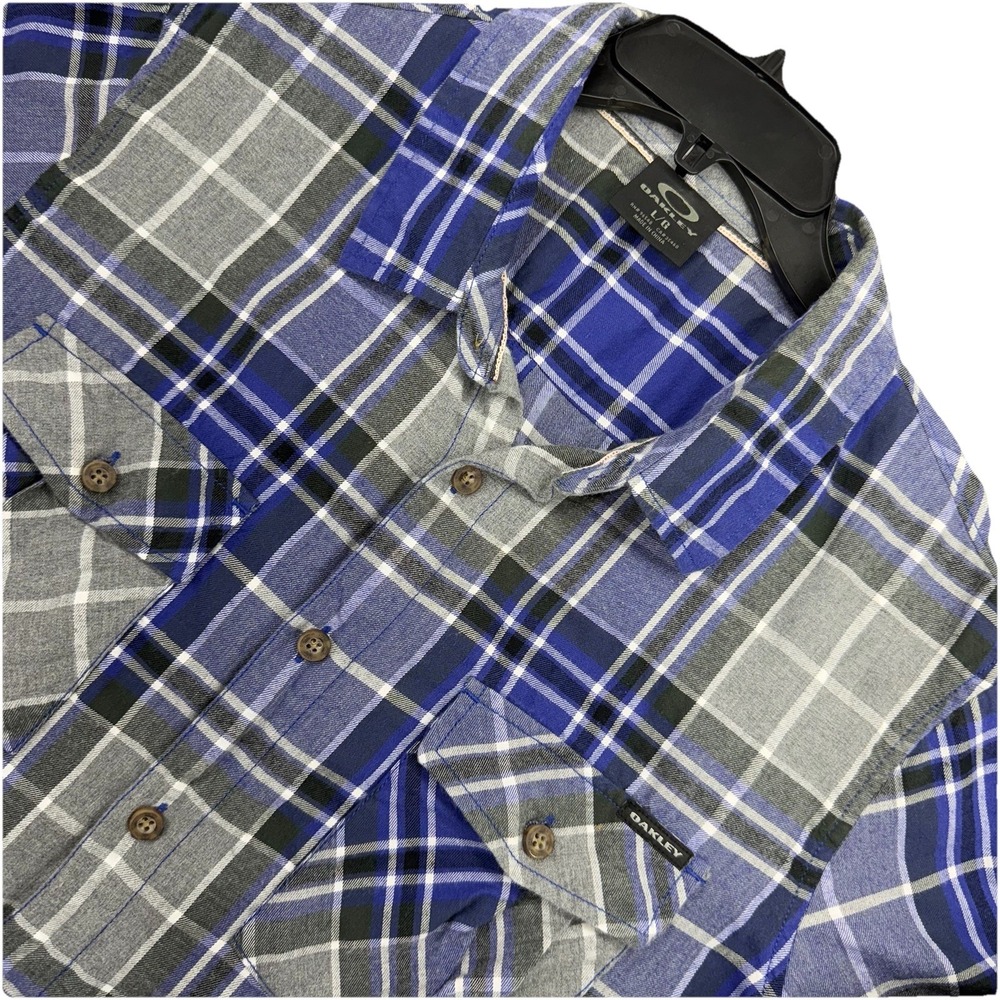 Oakley Flannel Shirt Mens Large gray Blue Plaid Button Down Long Sleeve Outdoors